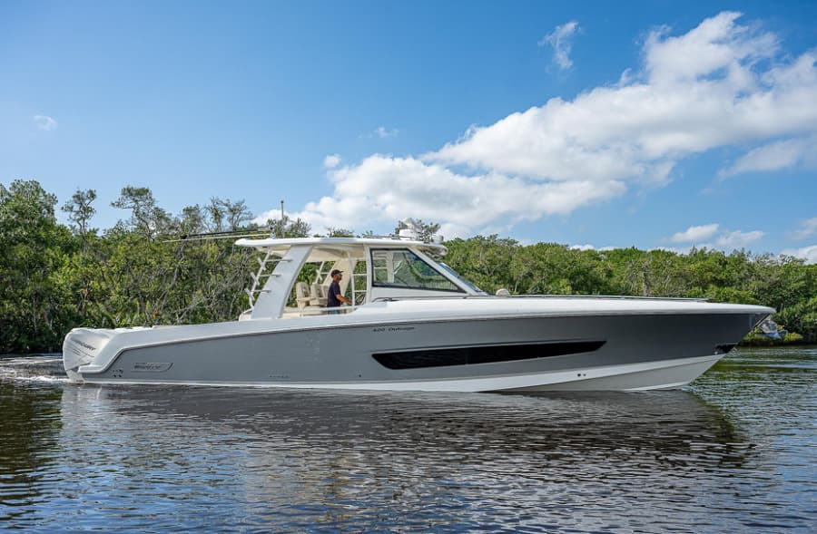 2020 Boston Whaler Outrage