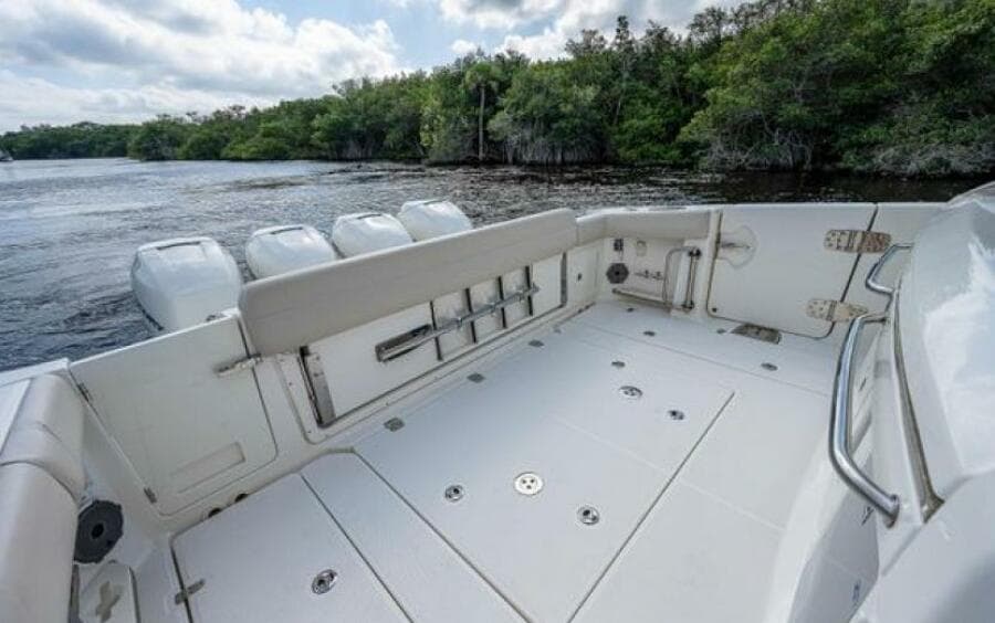 2020 Boston Whaler Outrage