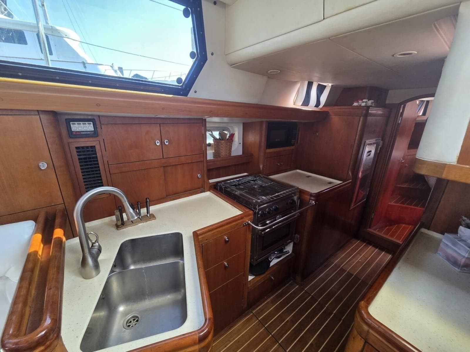 1998 Oyster 485
