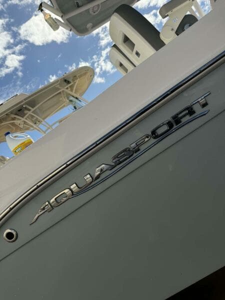 2021 Aquasport 2500 Center Console
