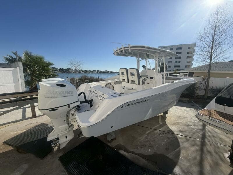 2021 Aquasport 2500 Center Console