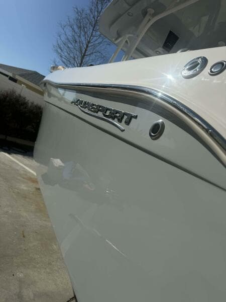 2021 Aquasport 2500 Center Console