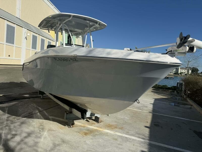 2021 Aquasport 2500 Center Console