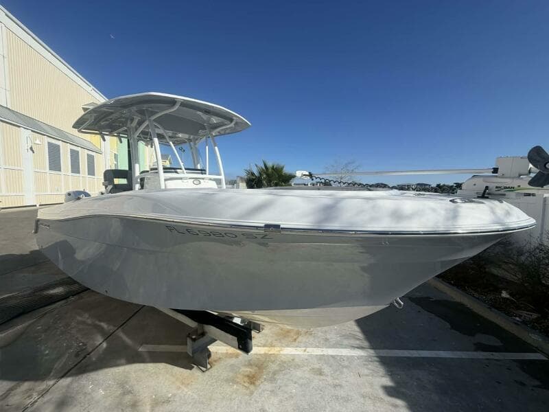 2021 Aquasport 2500 Center Console