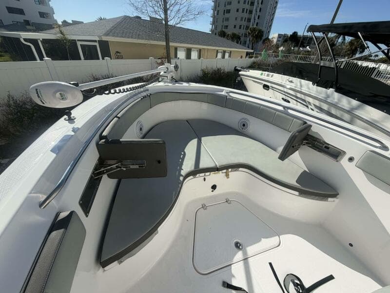 2021 Aquasport 2500 Center Console