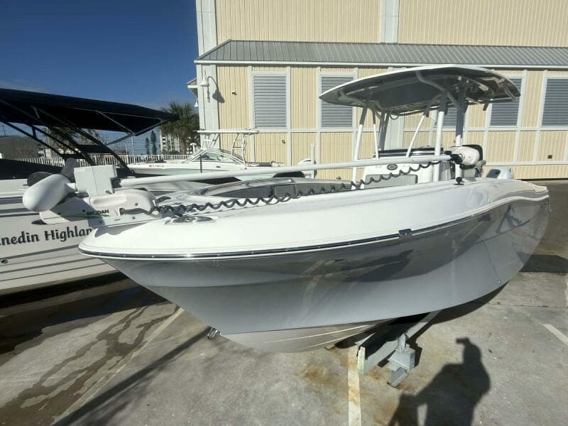 2021 Aquasport 2500 Center Console
