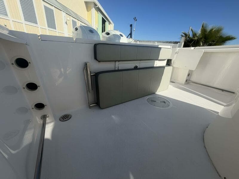 2021 Aquasport 2500 Center Console