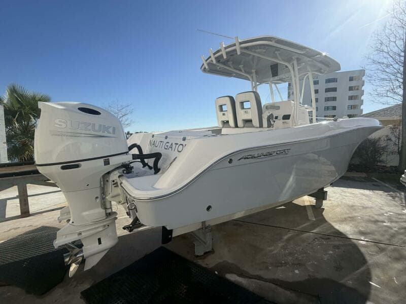 2021 Aquasport 2500 Center Console