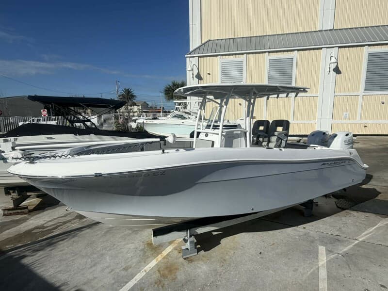 2021 Aquasport 2500 Center Console
