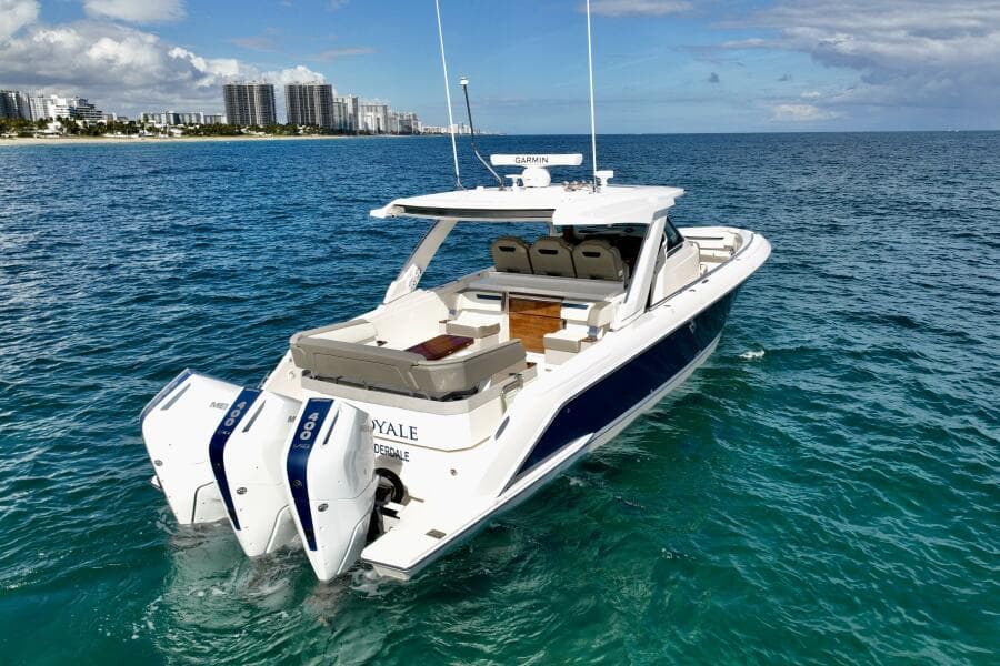 2023 Tiara Yachts 38 LS