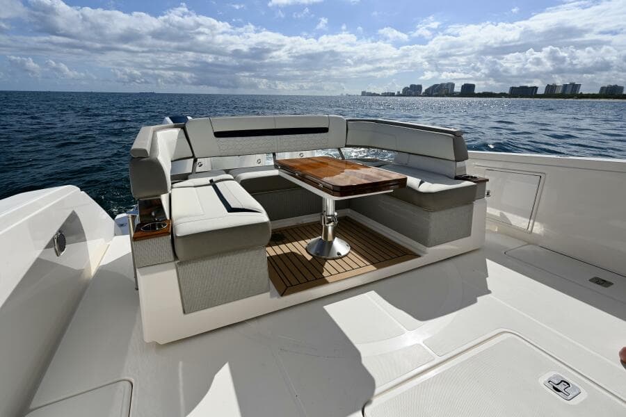 2023 Tiara Yachts 38 LS