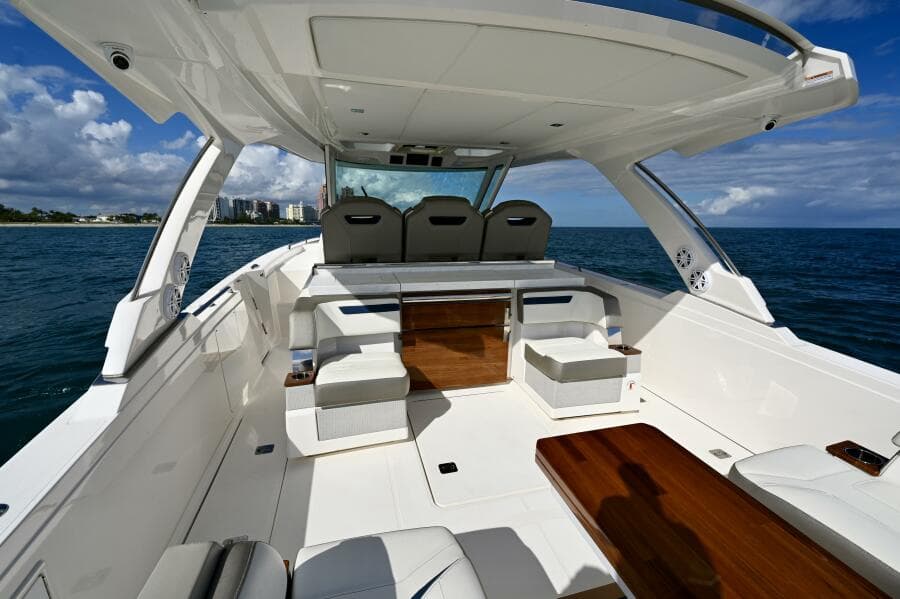 2023 Tiara Yachts 38 LS