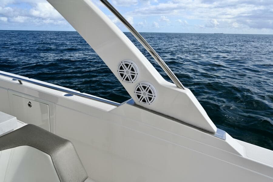 2023 Tiara Yachts 38 LS