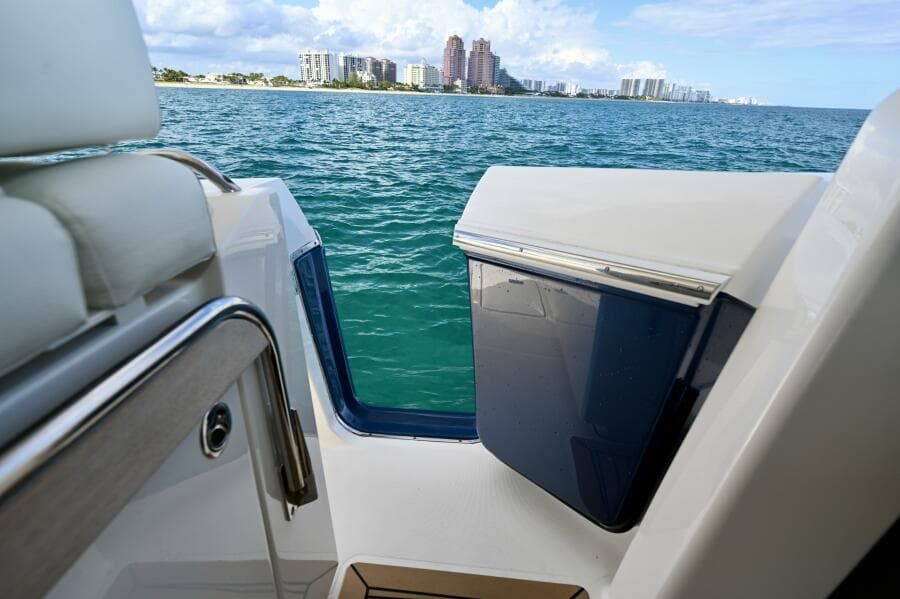 2023 Tiara Yachts 38 LS