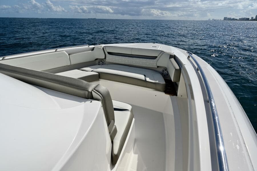 2023 Tiara Yachts 38 LS