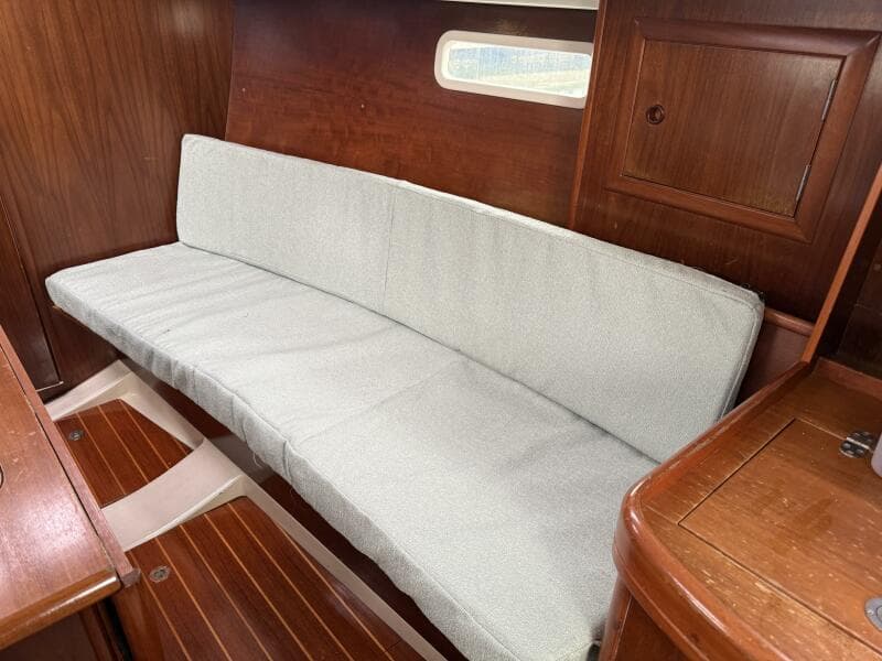 1998 Beneteau 