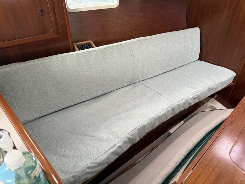 1998 Beneteau 