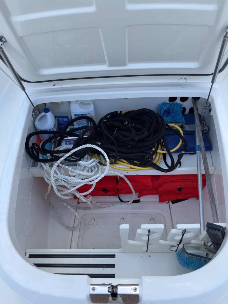 2016 Boston Whaler 350 Outrage