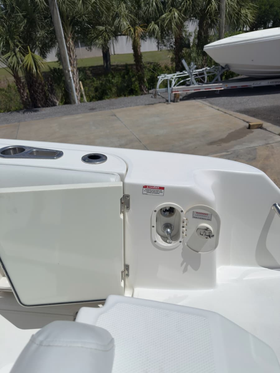 2016 Boston Whaler 350 Outrage