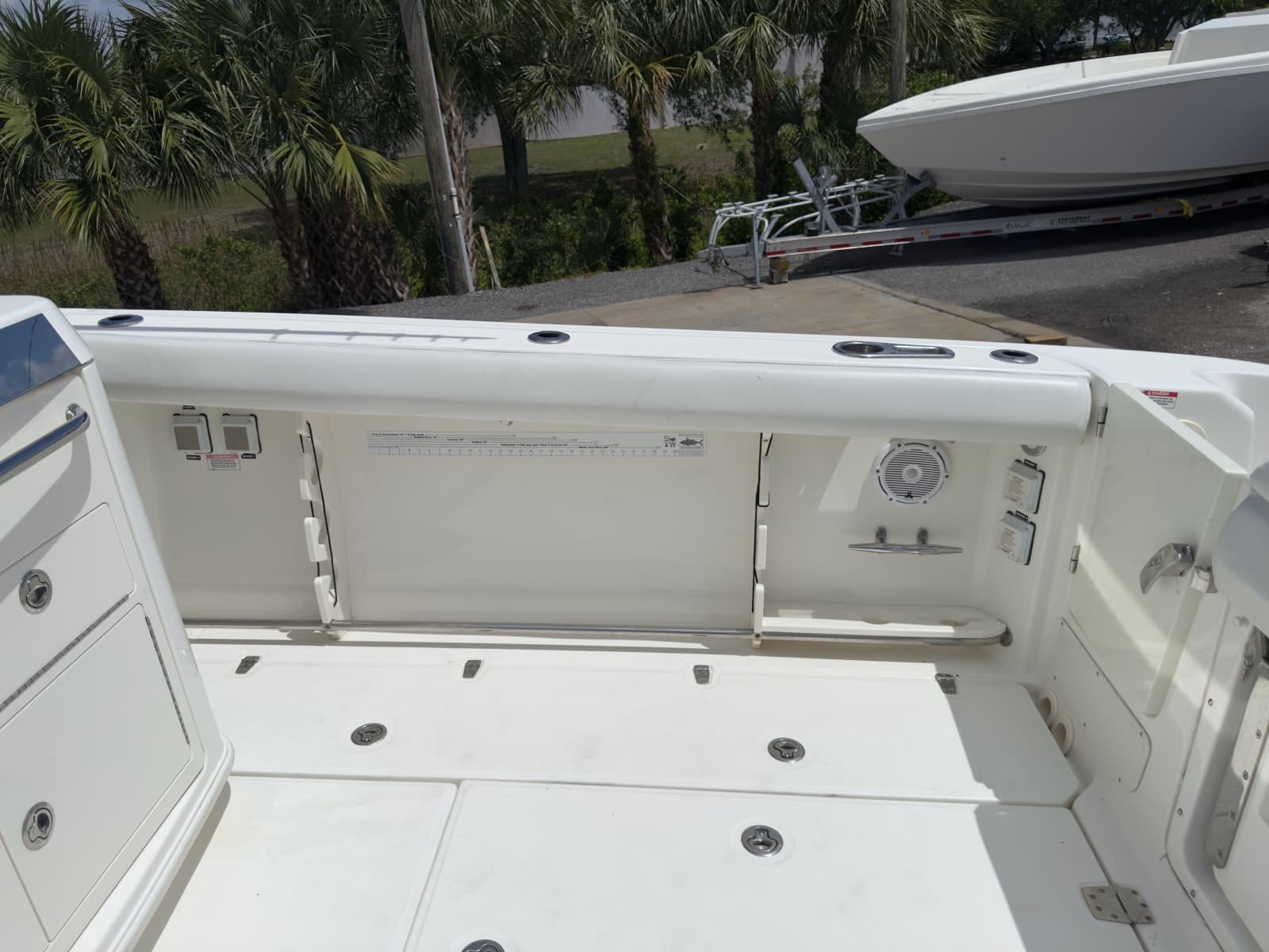 2016 Boston Whaler 350 Outrage