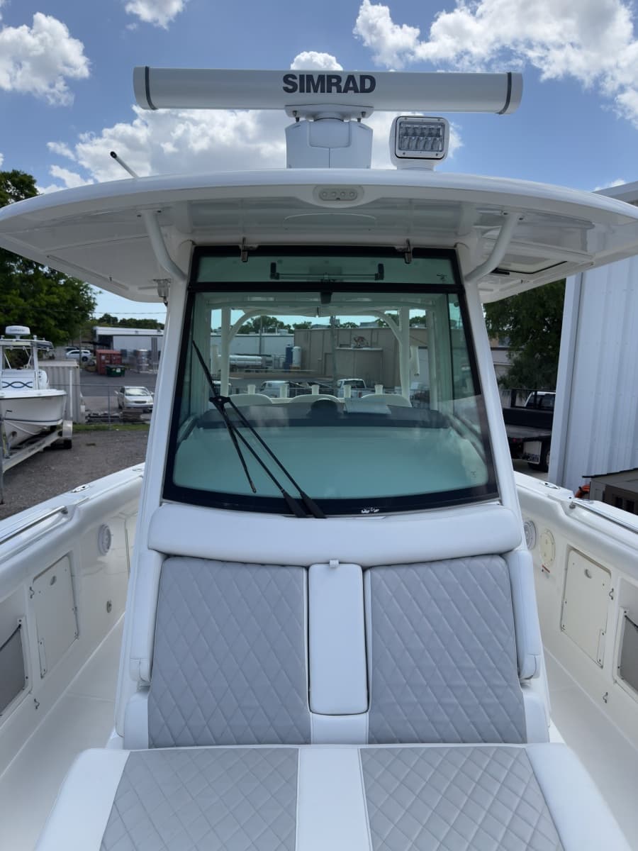 2016 Boston Whaler 350 Outrage