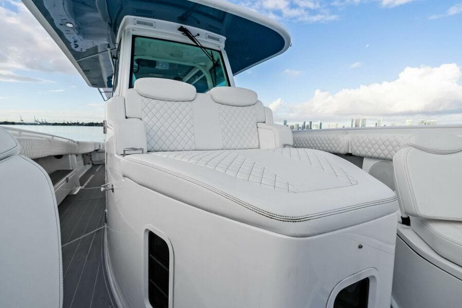 2023 HCB 42 Lujo