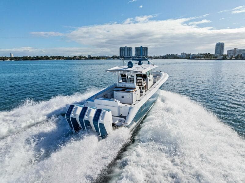 2023 HCB 42 Lujo