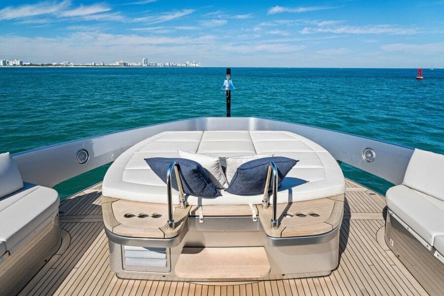 2023 Pershing GTX Motoryacht