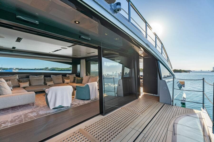 2023 Pershing GTX Motoryacht