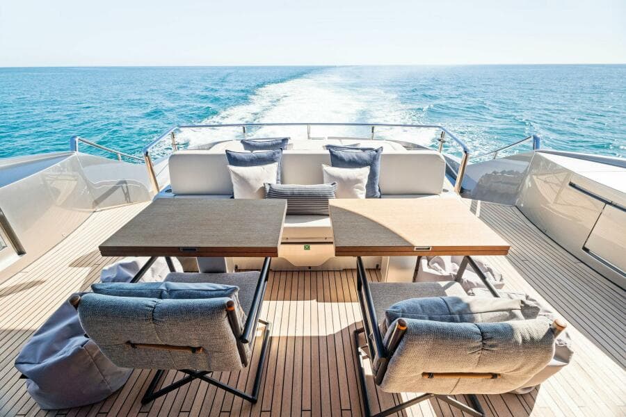 2023 Pershing GTX Motoryacht
