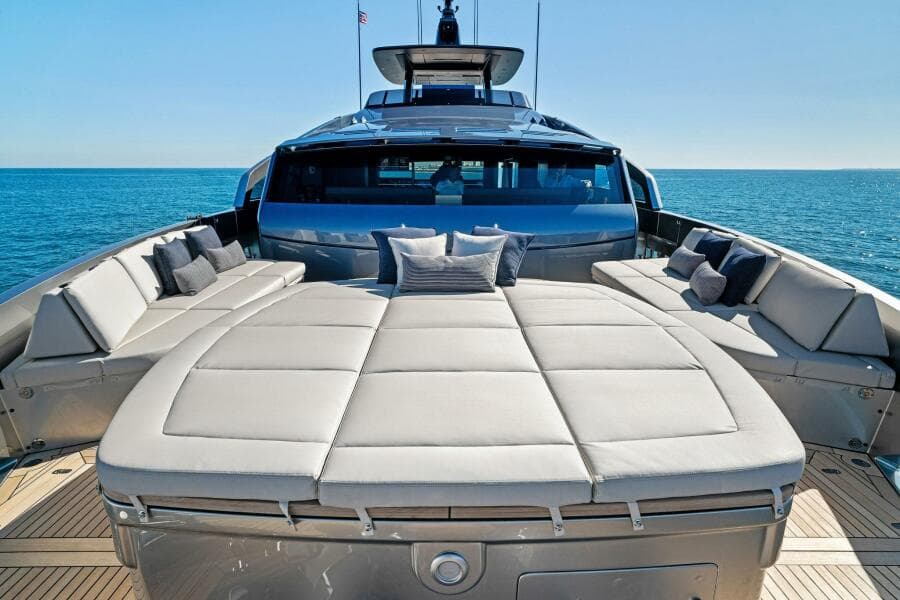 2023 Pershing GTX Motoryacht