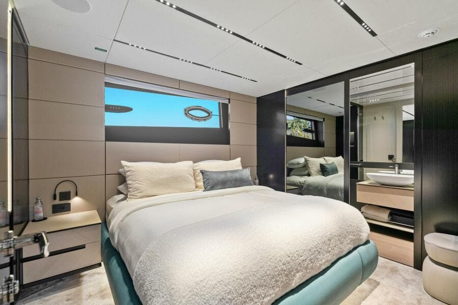 2023 Pershing GTX Motoryacht