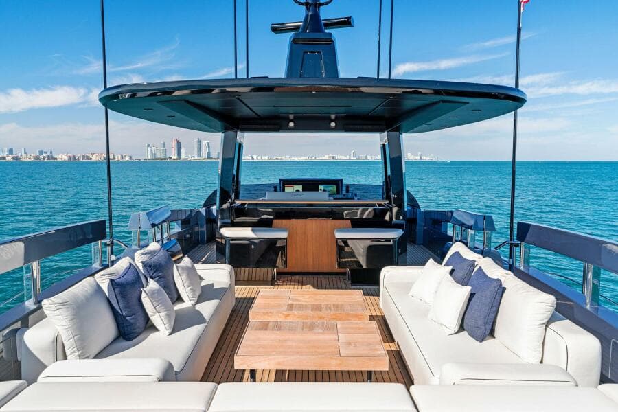 2023 Pershing GTX Motoryacht
