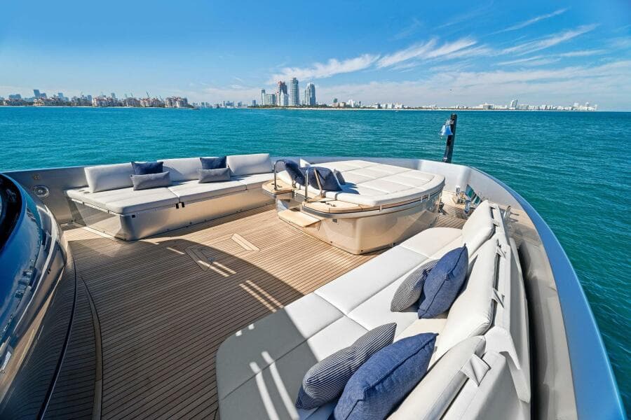 2023 Pershing GTX Motoryacht