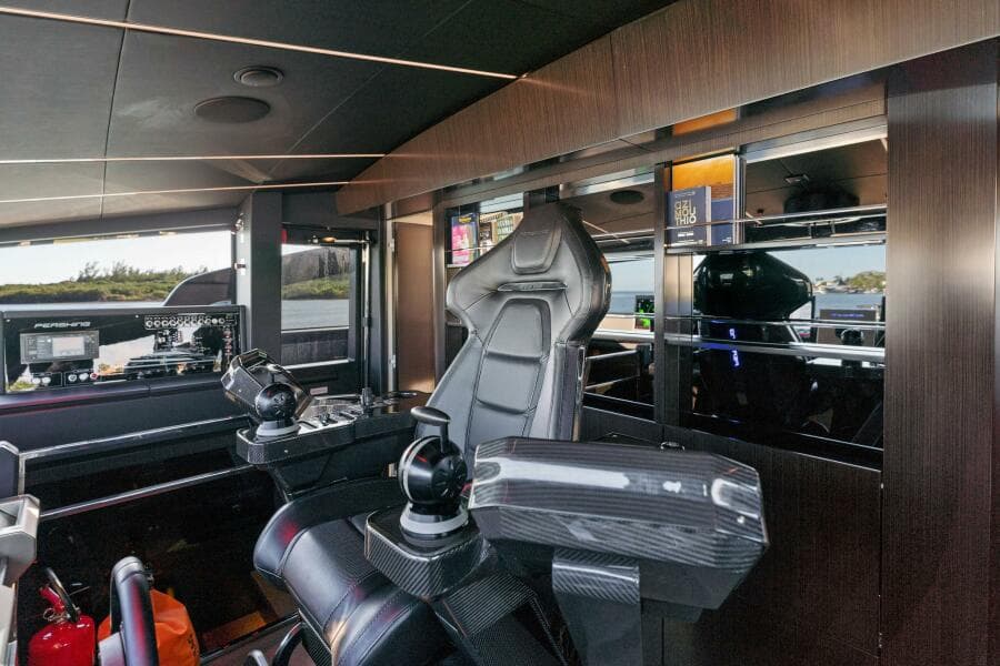 2023 Pershing GTX Motoryacht