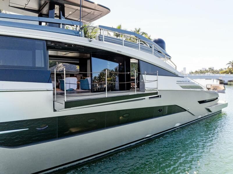 2023 Pershing GTX Motoryacht