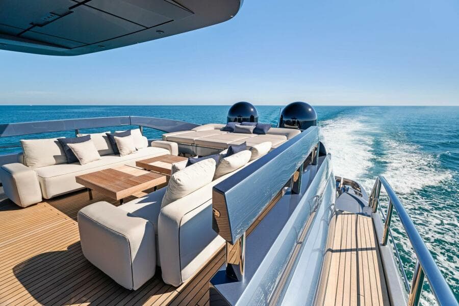 2023 Pershing GTX Motoryacht