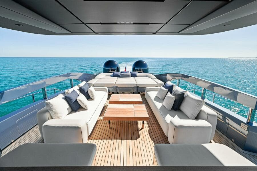 2023 Pershing GTX Motoryacht