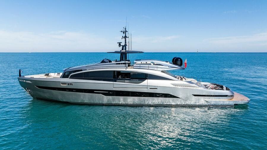 2023 Pershing GTX Motoryacht