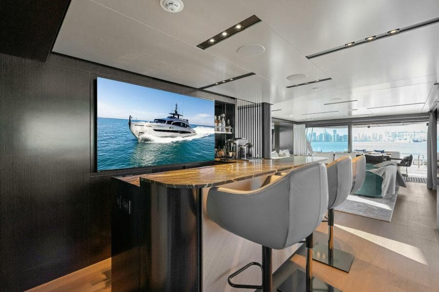 2023 Pershing GTX Motoryacht