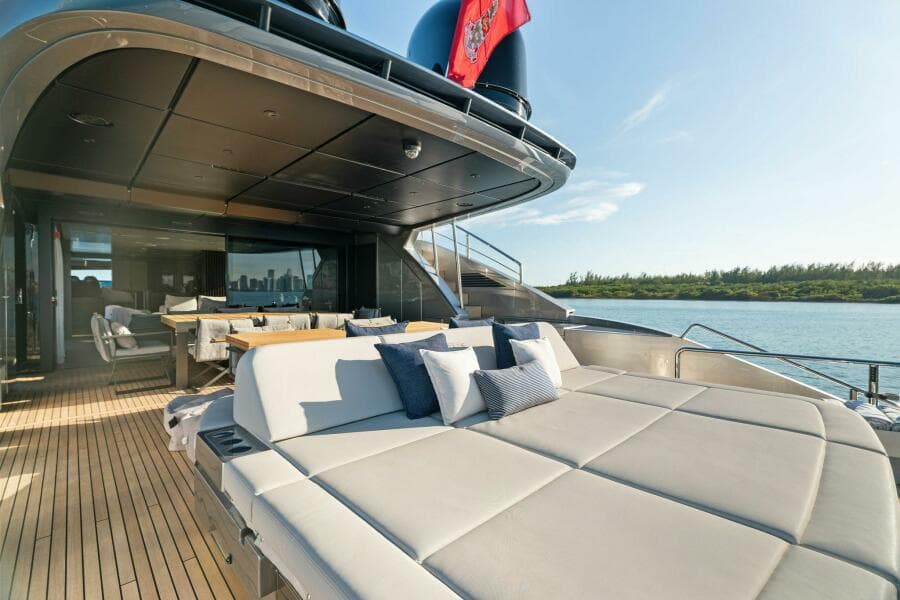 2023 Pershing GTX Motoryacht
