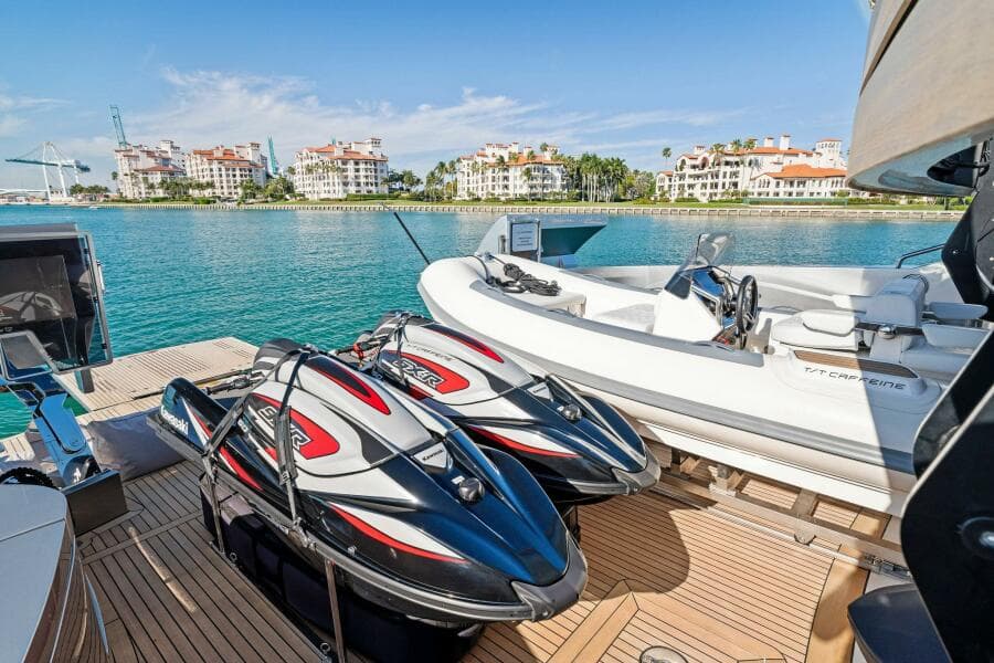 2023 Pershing GTX Motoryacht