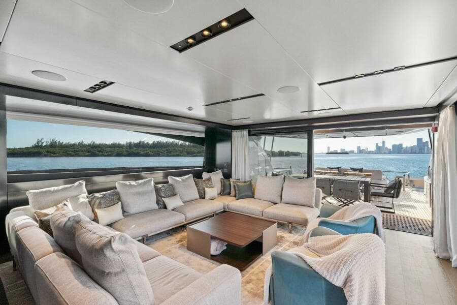 2023 Pershing GTX Motoryacht