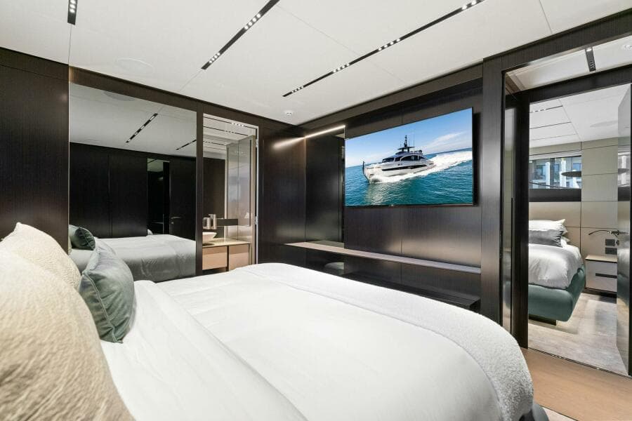 2023 Pershing GTX Motoryacht