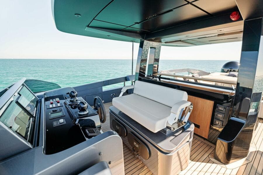 2023 Pershing GTX Motoryacht