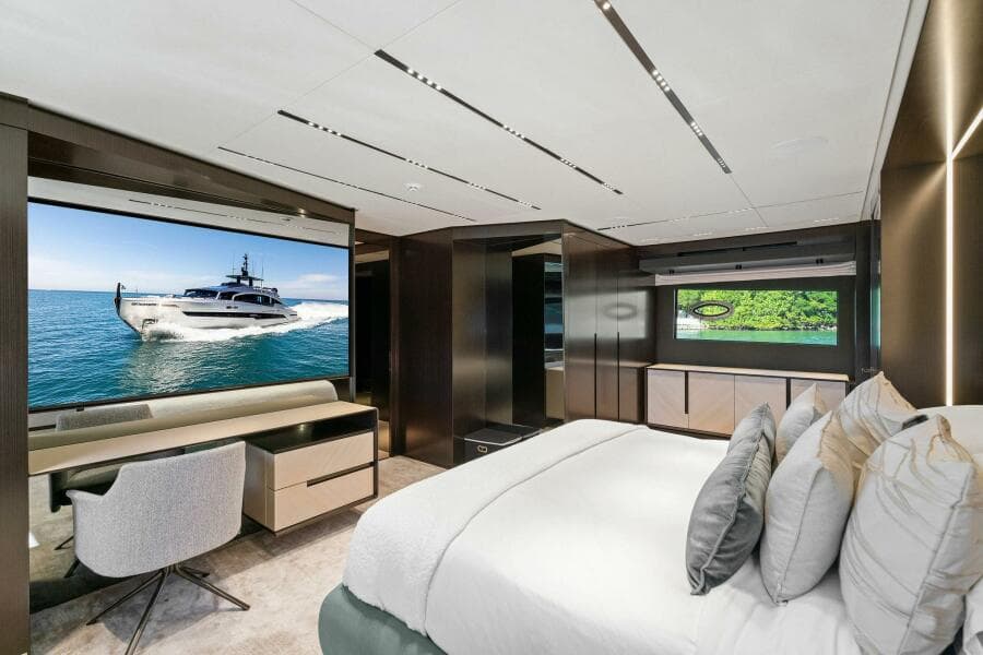 2023 Pershing GTX Motoryacht