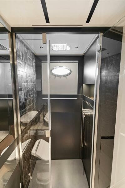 2023 Pershing GTX Motoryacht