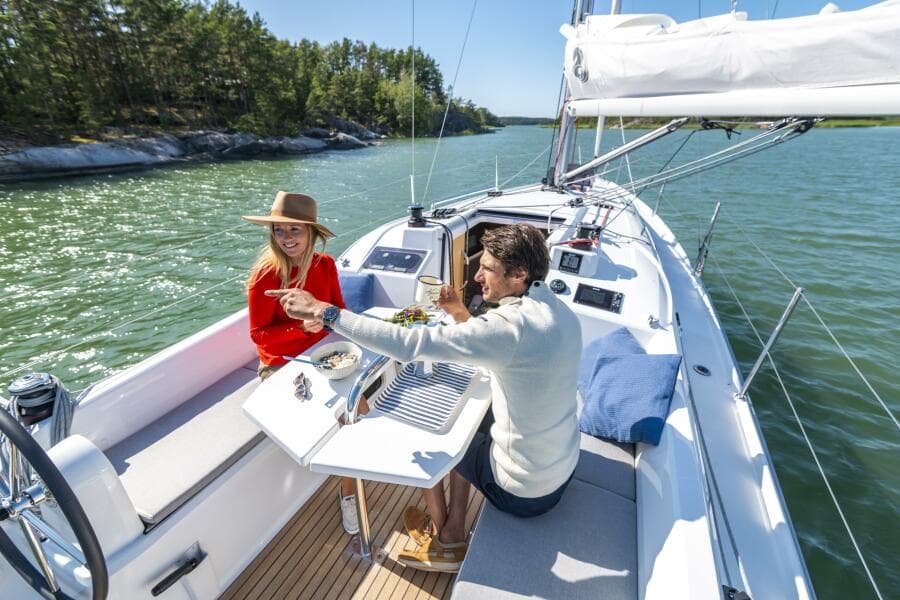 2027 Beneteau Oceanis 30.1