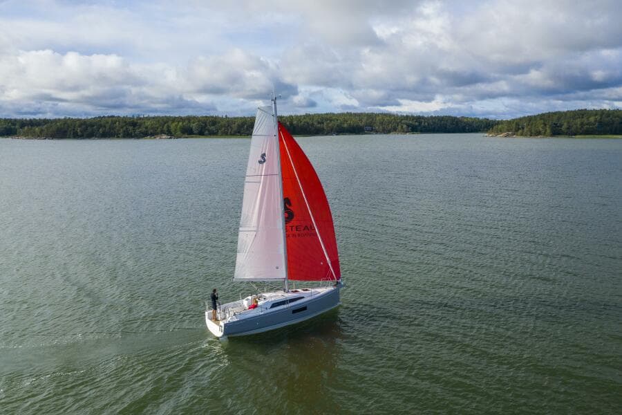 2027 Beneteau Oceanis 30.1