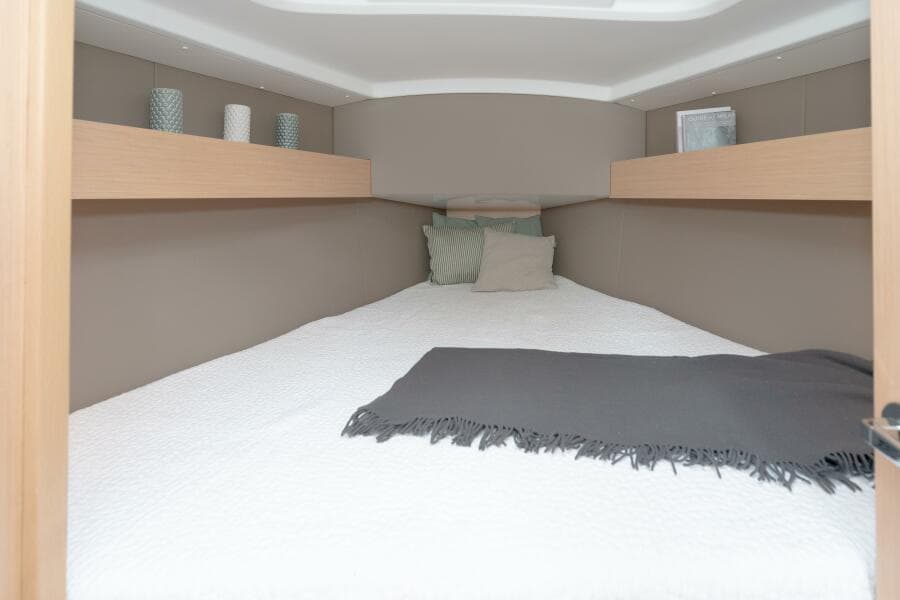 2027 Beneteau Oceanis 30.1